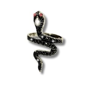 Anillo de marquesita víbora con cristal en cabeza