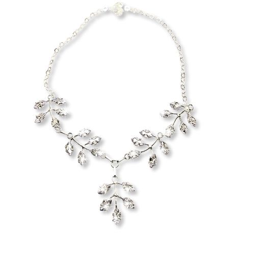 Gargantilla de hojas y cristales blancos