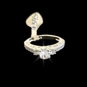 Anillo de compromiso con circonias #7