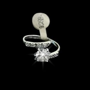 Anillo de compromiso con microcirconia #10