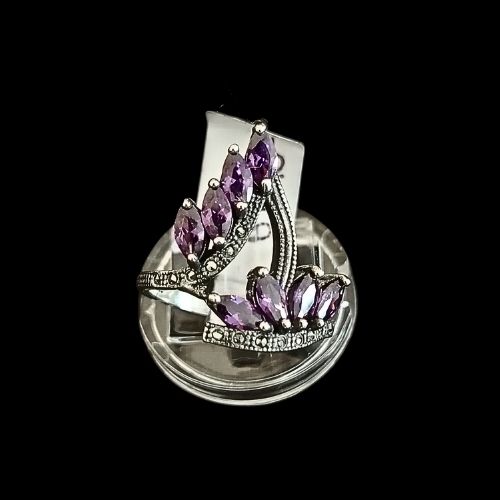 Anillo de plata con marquesita y circonias moradas #9